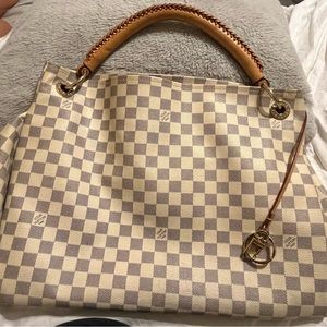 Azur Louis Vuitton Saddle Bag (Dustbag Included)